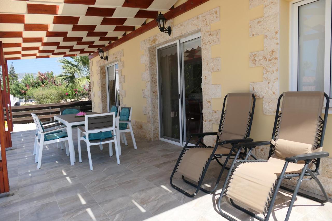 Lilly Villa Peyia Exterior photo