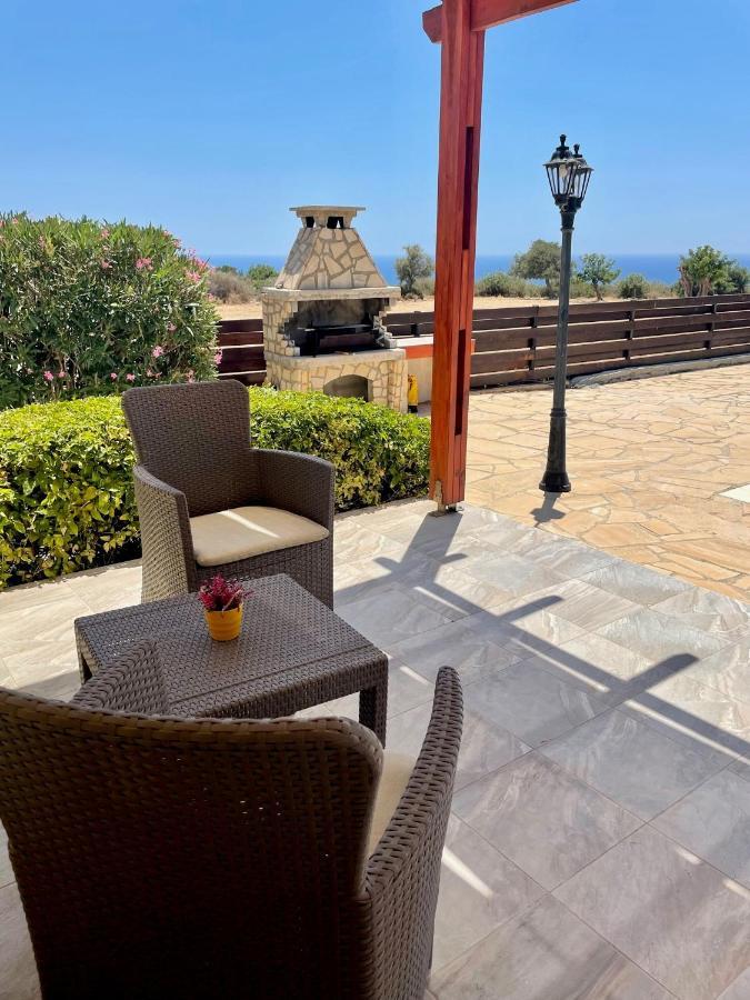 Lilly Villa Peyia Exterior photo