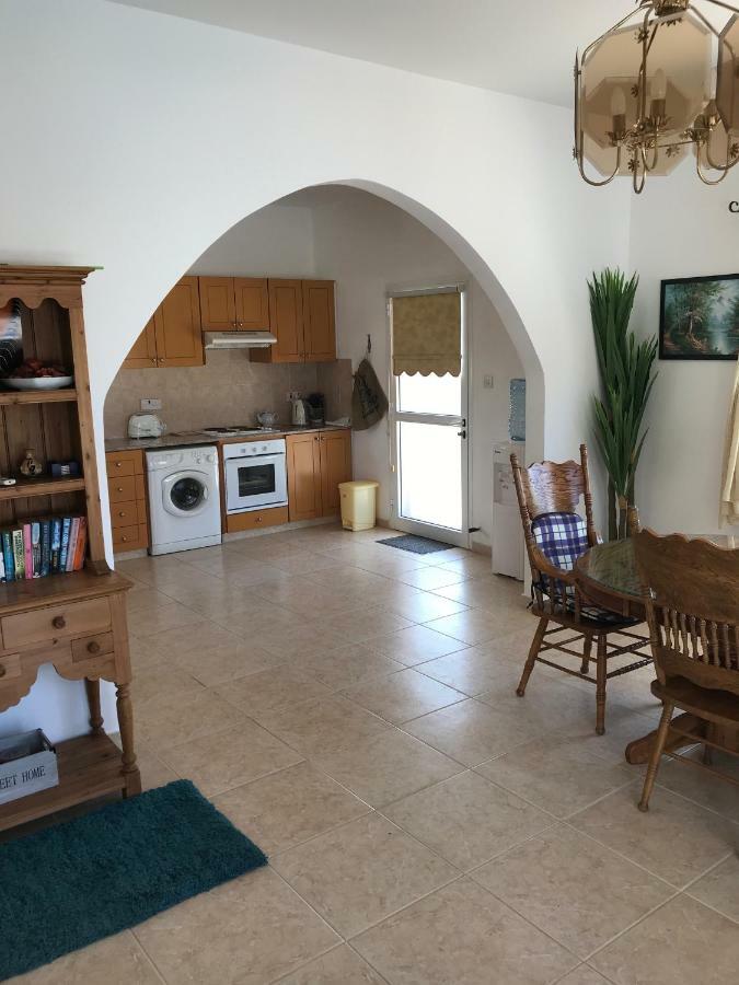 Lilly Villa Peyia Exterior photo