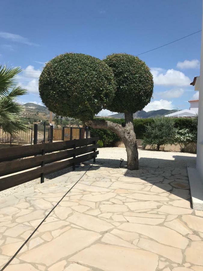 Lilly Villa Peyia Exterior photo